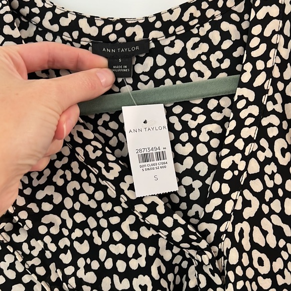Ann Taylor blouse - Picture 2 of 3